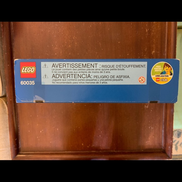 Arctic Outpost LEGO Set - Picture 3 of 4